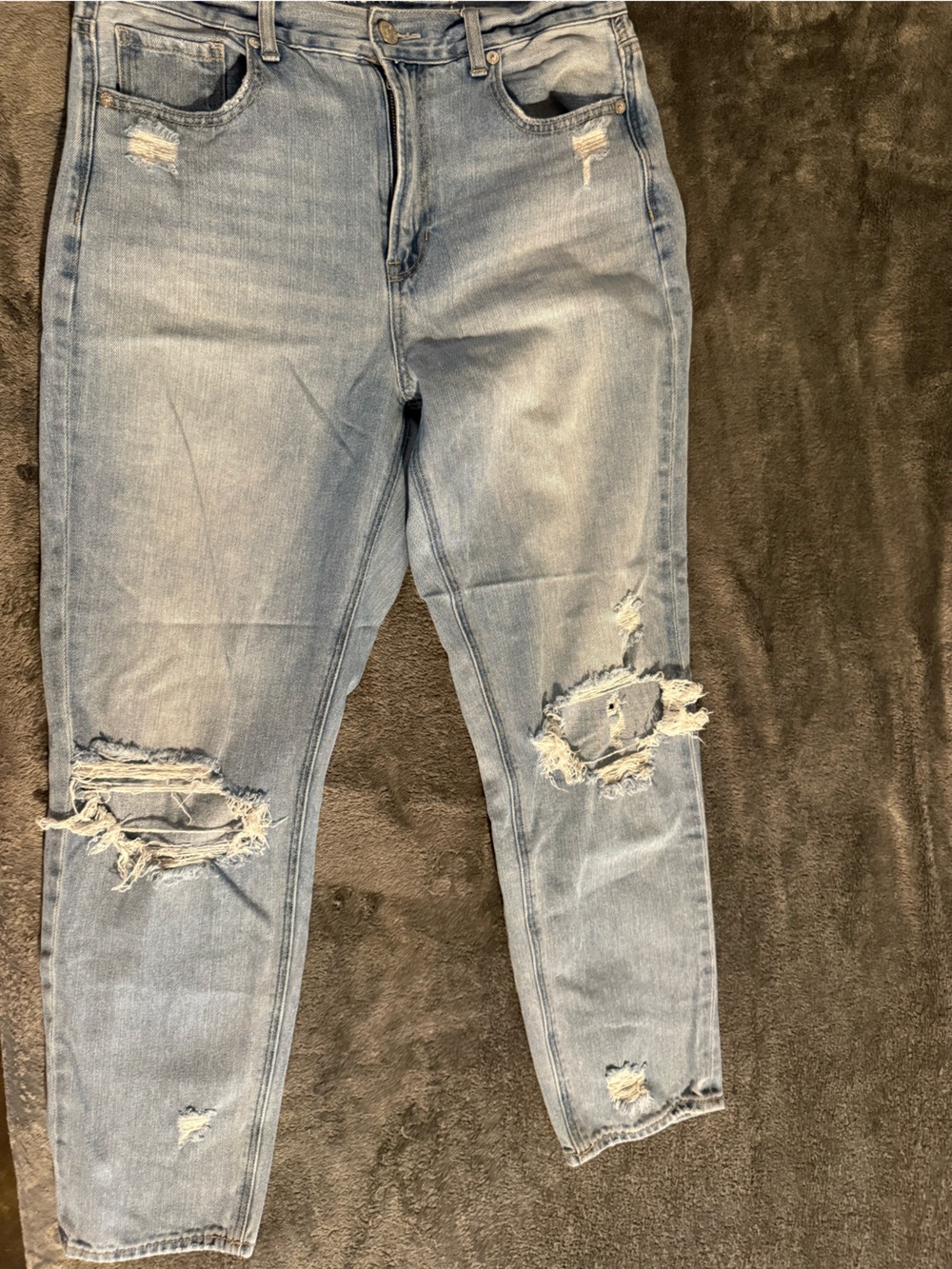 American Eagle Outfitters ripped mom jeans